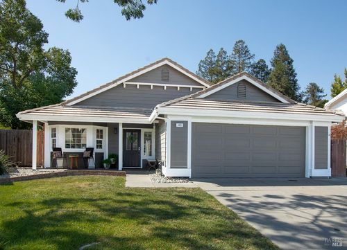 105 Victoria Ct, Dixon, CA, 95620-9300 | Card Image