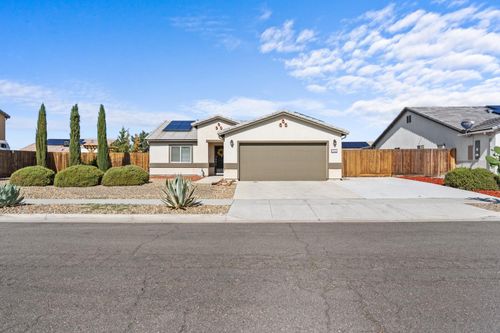 136 Gallo Ct, Los Banos, CA, 93635-8304 | Card Image