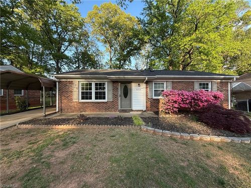 3614 Flint St, Greensboro, NC, 27405-3202 | Card Image