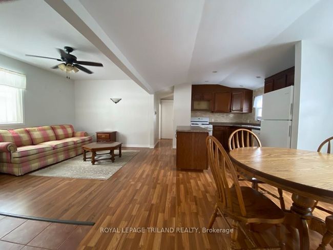 2 - 9951 Northville Cres, Home with 2 bedrooms, 1 bathrooms and 2 parking in Thedford ON | Image 9