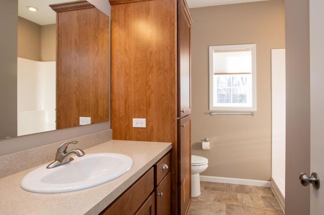 154 Kings Pointe Dr, Townhouse with 2 bedrooms, 2 bathrooms and null parking in Delano MN | Image 14