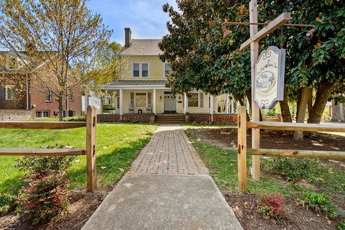 615 S Main St, Blackstone, VA, 23824-2219 | Card Image