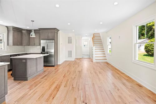 15 Tildean Ln, Bayville, NY, 11709-2922 | Card Image