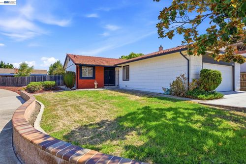 2467 Hibiscus Dr, Hayward, CA, 94545-4563 | Card Image
