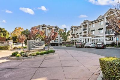 332 - W Bayshore Road, Condo with 1 bedrooms, 1 bathrooms and 1 parking in East Palo Alto CA | Image 1