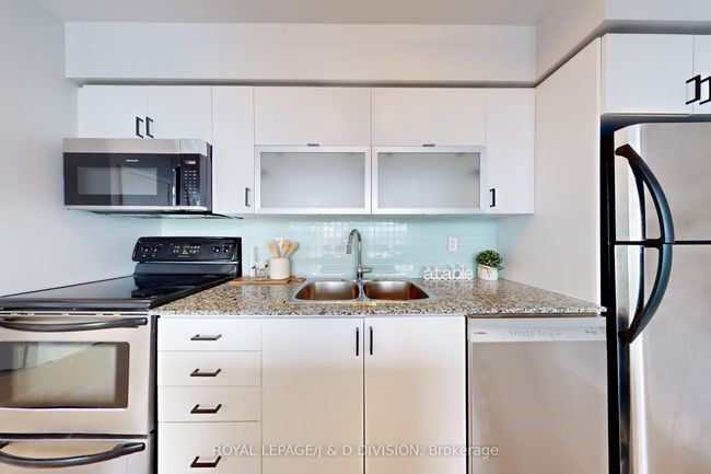 1707 - 80 Western Battery Rd, Condo with 2 bedrooms, 2 bathrooms and null parking in Toronto ON | Image 9