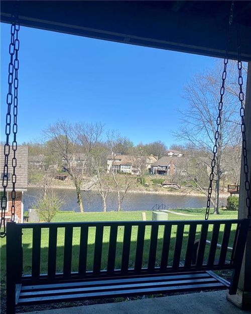 210 Ne Bayview Dr, Lee's Summit, MO, 64064-1595 | Card Image