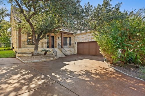 41 Tiburon Dr, The Hills, TX, 78738-1558 | Card Image