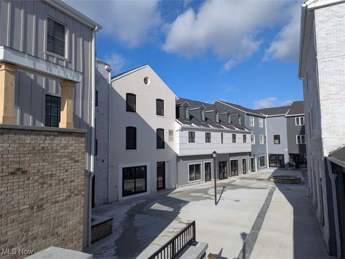 220320-1300 Weathervane Ln, Akron, OH, 44313-5109 | Card Image