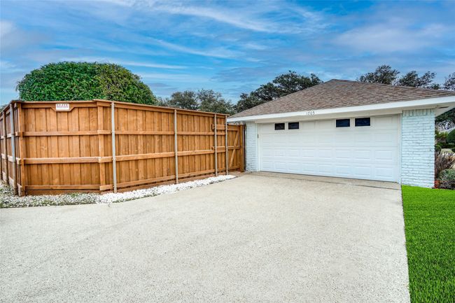 View of detached garage | Image 30