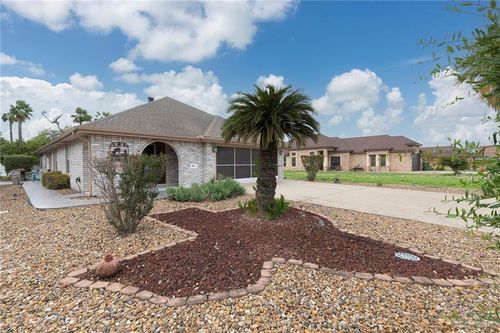 907 Lake View Dr, Mission, TX, 78572-7719 | Card Image