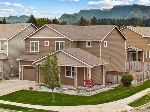 201 Grennan Ln N, Enumclaw, WA, 98022-5029 | Card Image