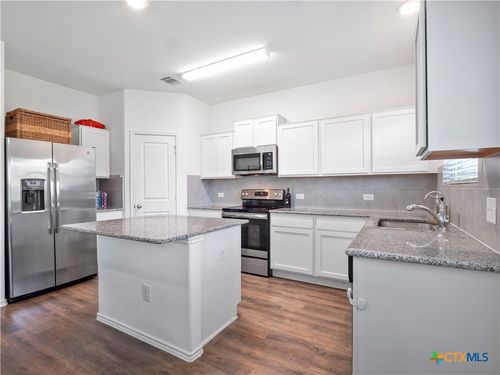 3j-109 Comet Dr, Jarrell, TX, 76537-5006 | Card Image