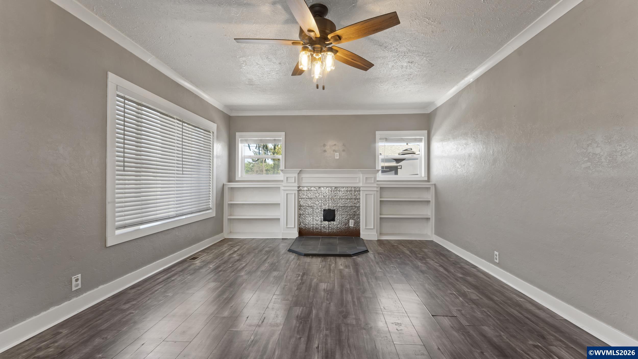 Residential in Sweet Home 4