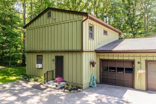 25-26 Pleasant St, West Lebanon, NH, 03784-1452 | Card Image