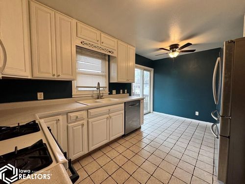 405 Cedar St, Webster City, IA, 50595-2908 | Card Image