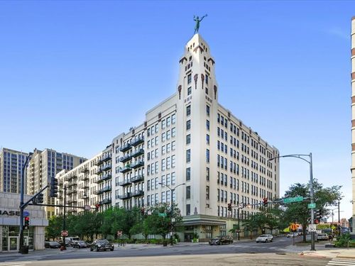 apt-826-758 N Larrabee St, Chicago, IL, 60654-6453 | Card Image