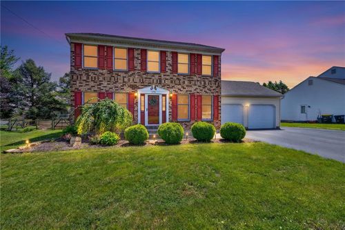 175 E Beil Ave, Nazareth, PA, 18064-1107 | Card Image