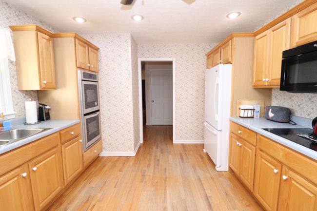 10585 Highway 25 E, House other with 3 bedrooms, 2 bathrooms and 2 parking in Hartsville TN | Image 13