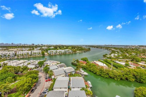15e-7441 Wayne Ave, Miami Beach, FL, 33141-2566 | Card Image