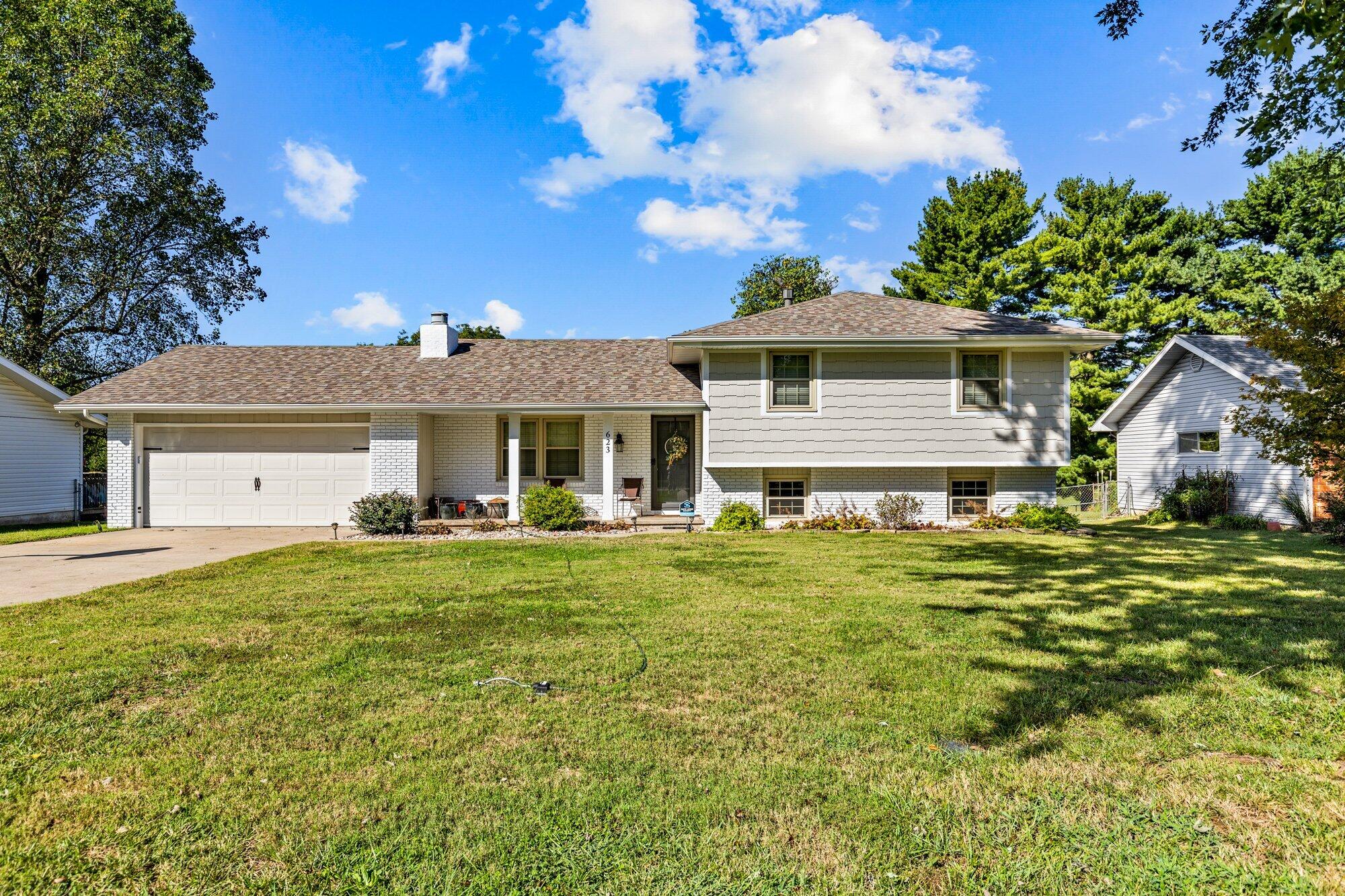 Maple Ave, Republic, MO 65738