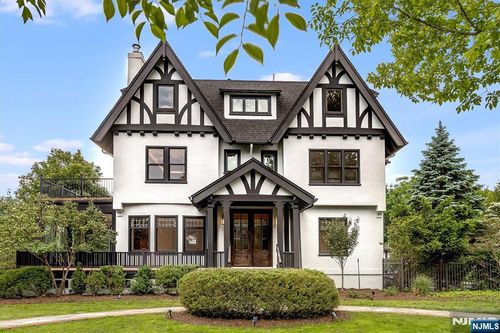 2 Russell Ter, Montclair, NJ, 07042-2611 | Card Image