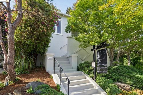 1121 Ranleigh Way, Piedmont, CA, 94610-1134 | Card Image