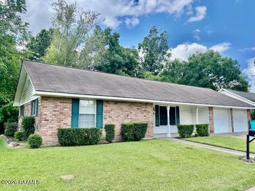 915 Hashim Dr, Opelousas, LA, 70570-6924 | Card Image