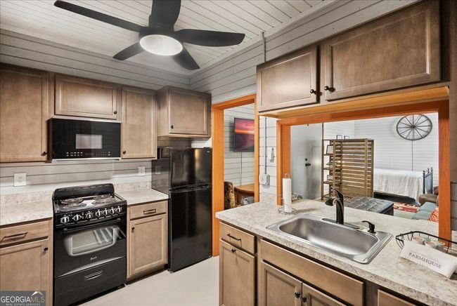 1330 Sr 110, Home with 6 bedrooms, 3 bathrooms and null parking in Waynesville GA | Image 64
