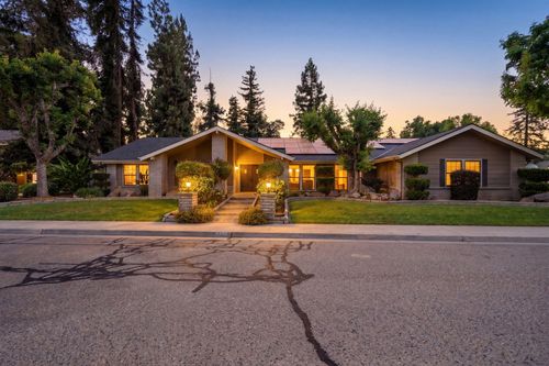 616 W Victor Avenue, Visalia, CA, 93277 | Card Image
