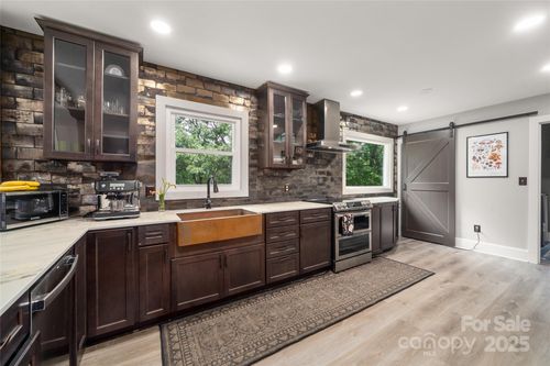 347 Park Knoll Dr, Horse Shoe, NC, 28742-7612 | Card Image