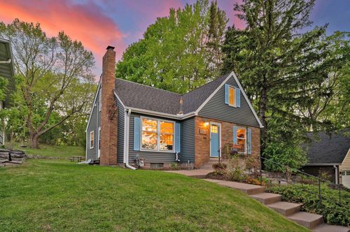 1890 Yorkshire Ave, Saint Paul, MN, 55116-2404 | Card Image