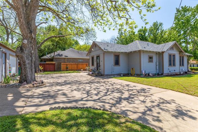 1501 S Austin St, House other with 2 bedrooms, 2 bathrooms and 2 parking in Brenham TX | Image 27