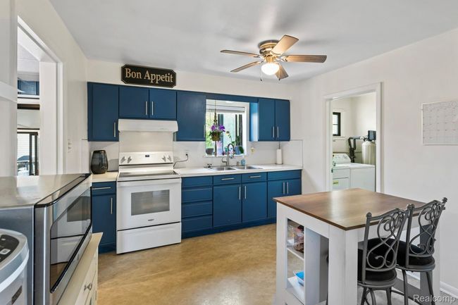 3kitchen1.JPG | Image 8