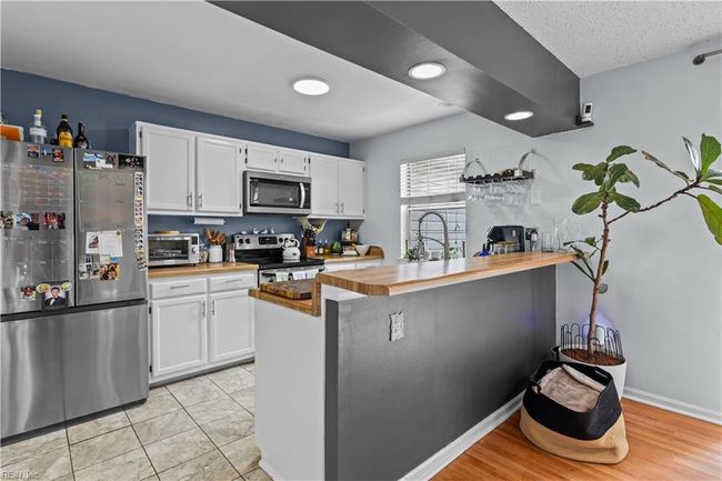 4592 Genoa Cir, House attached with 2 bedrooms, 3 bathrooms and null parking in Virginia Beach VA | Image 7