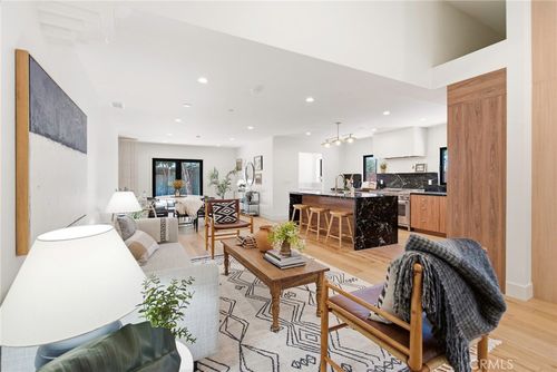 11911 Hartsook St, Valley Village, CA, 91607-3102 | Card Image