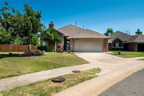 2800 Clearwater Cir, Edmond, OK, 73003-2119 | Card Image
