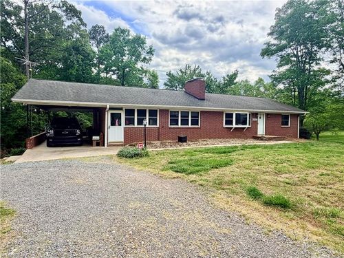3500 Old Us 421 Hwy E, Yadkinville, NC, 27055-8028 | Card Image