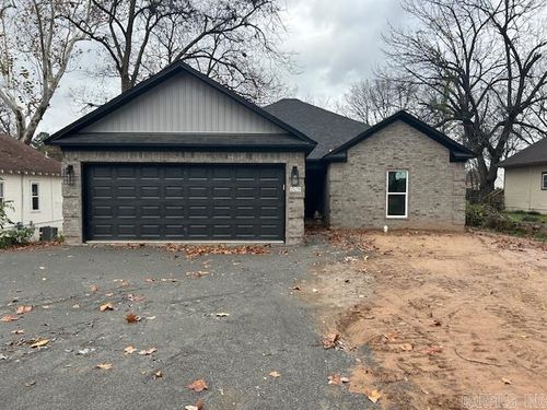 209 N Griffin St, Morrilton, AR, 72110-2732 | Card Image