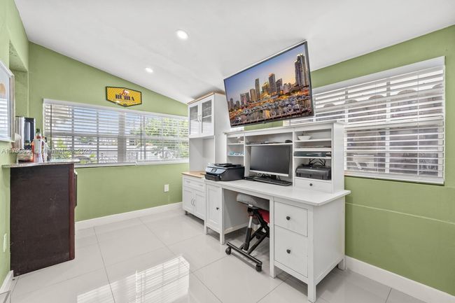 6800 Sw 26 Th St, House other with 2 bedrooms, 3 bathrooms and null parking in Miramar FL | Image 10