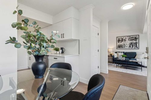 21-1055 72 Ave Nw, Calgary, AB, T2K5S4 | Card Image