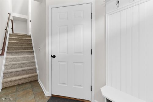 26 Grandview Dr, Rocky River, OH, 44116-2376 | Card Image
