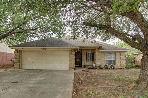 8905 San Joaquin Trl, Fort Worth, TX, 76118-7519 | Card Image