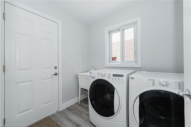 830 Brandenburg Blvd, House other with 4 bedrooms, 4 bathrooms and 4 parking in Waterloo ON | Image 25