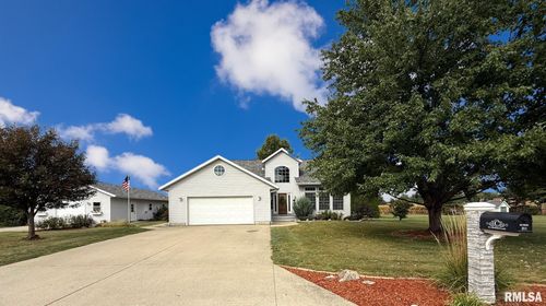 211 S Froelich Ln, Abingdon, IL, 61410-1623 | Card Image