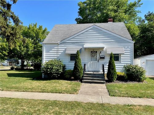 150 Jacqueline Dr, Berea, OH, 44017-2730 | Card Image