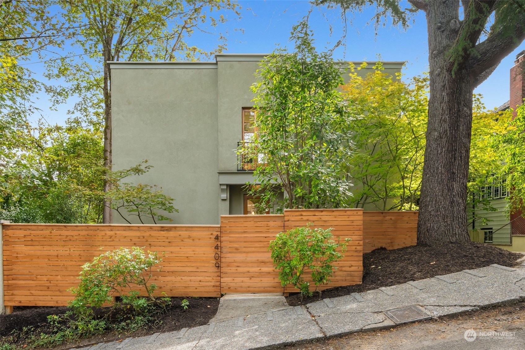 Alaska St, Seattle, WA 98118