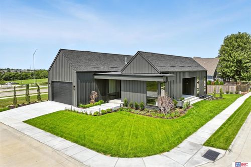 8440 Birkett Dr, Lincoln, NE, 68526-1004 | Card Image