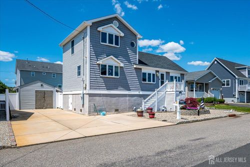 628 Goose Pl, Toms River, NJ, 08753-4654 | Card Image