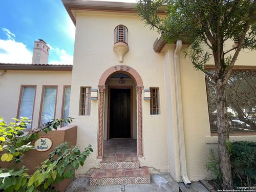 122 E Hollywood Ave, San Antonio, TX, 78212-2309 | Card Image